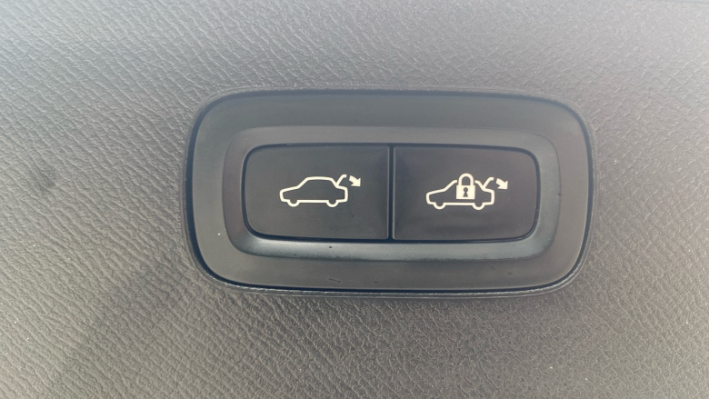 Volvo XC90 2.0 T8 [455] RC PHEV Plus Dark 5dr AWD Geartronic Estate